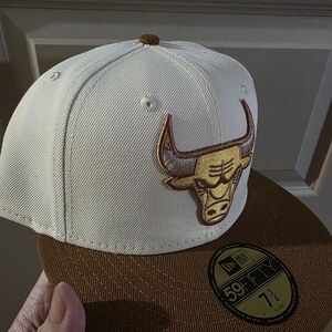 New Era Chicago Bulls 9Fifty Fitted Hat Off White Brown Gold Logo 7 3/4
